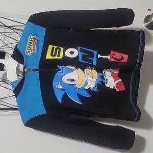 Boys sonic the hedgehog pull over hoodie. Half zip front. Size 6. Slightly worn